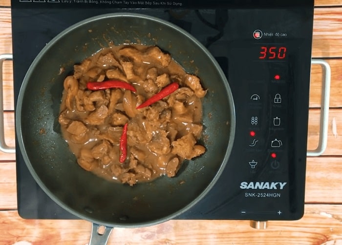 cách nấu thịt kho chua cay